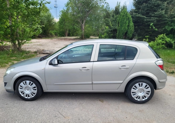 Opel Astra cena 12000 przebieg: 226138, rok produkcji 2007 z Łódź małe 137